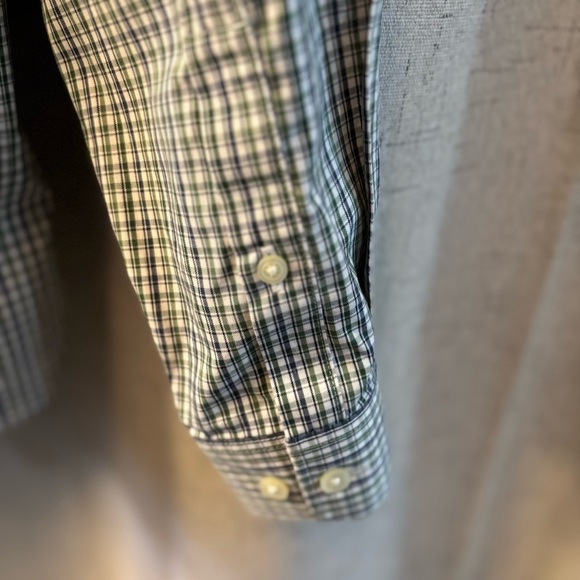 Eddie Bauer Men’s Size XL Wrinkle Free Classic Fit Button Down Shirt, Green/Blue - Picture 7 of 8